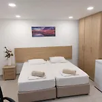 Piazza Napa Apts Self Serviced Apartment