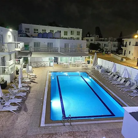 Piazza Napa Apartamento Agia Napa
