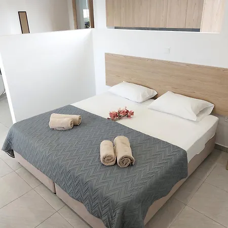 Piazza Napa Апартаменты Айя-Напа