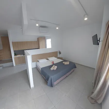 아파트 Piazza Napa Apts Self Serviced 아이아 나파