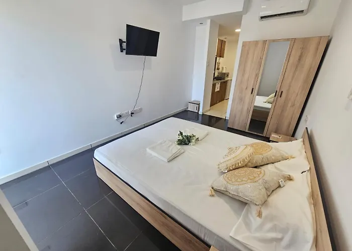Piazza Napa Apts Self Serviced Αγία Νάπα